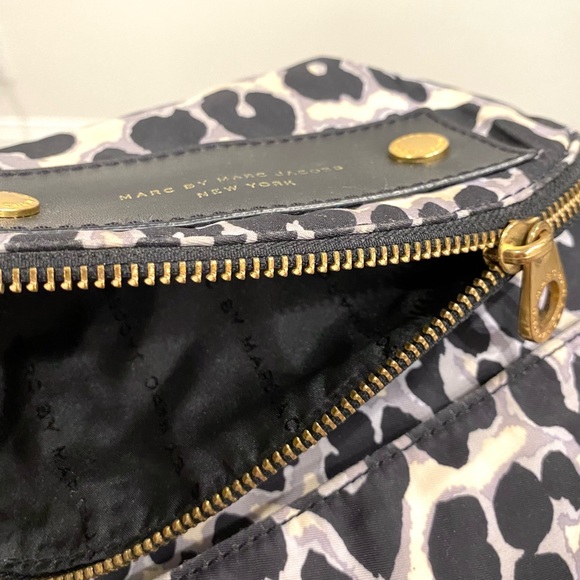 Marc by Marc Jacobs Preppy Nylon Natasha (Elephant Grey Leopard) Crossbody Bag - Picture 6 of 9